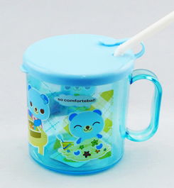 温馨吸管杯 日常生活中的贴心伴侣